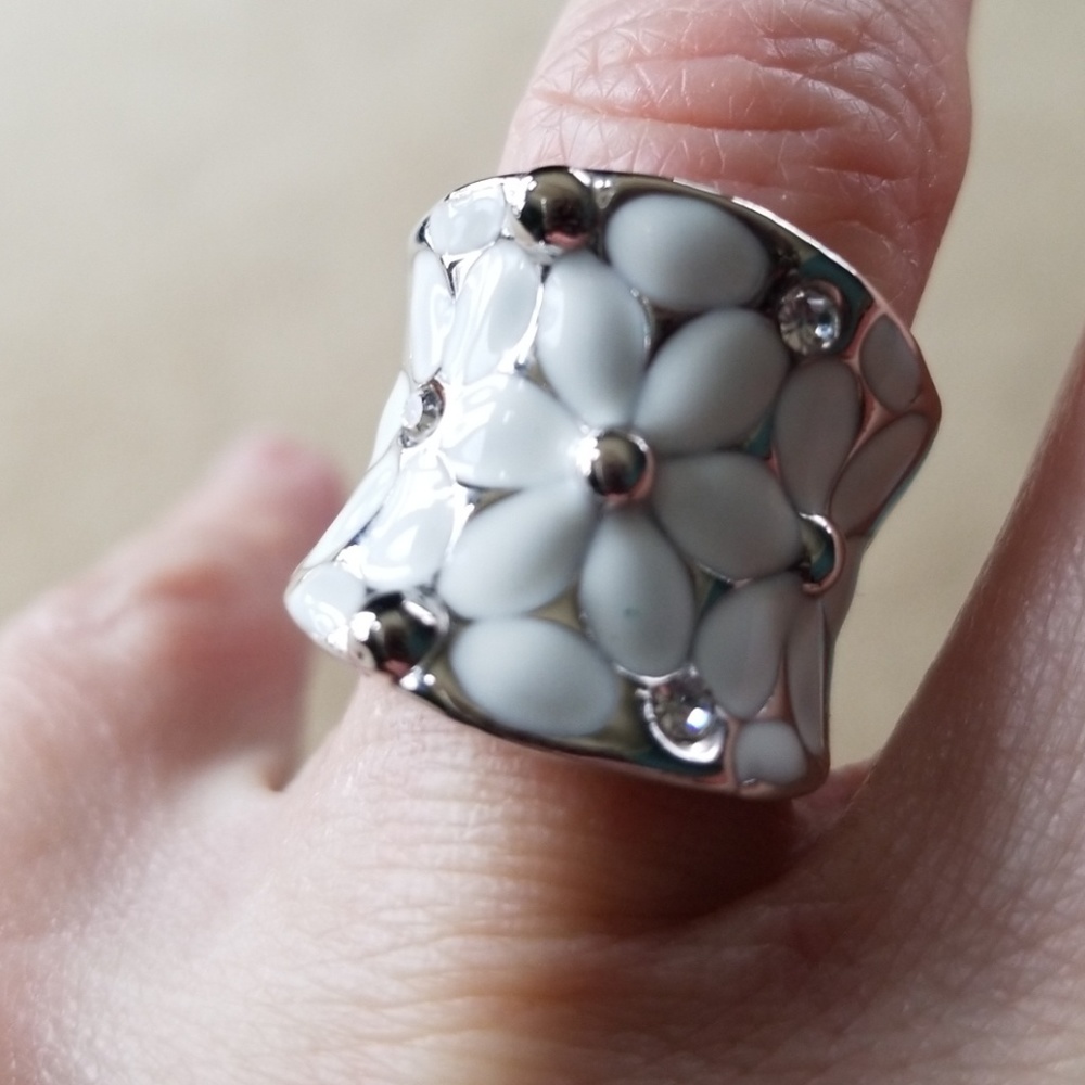 Rings (2) - Picture 2 of 3